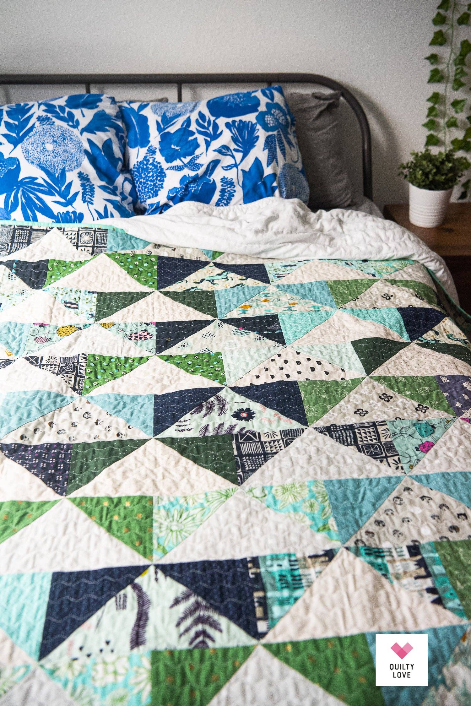 Patchwork Flying Geese Quilt Pattern by Quilty Love | Stash Buster Quilt Pattern