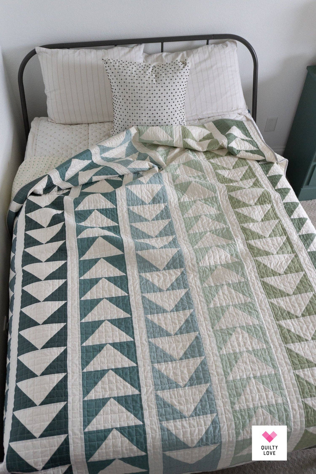 Flying Quilt Pattern by Quilty Love | Modern Flying Geese Quilt Pattern