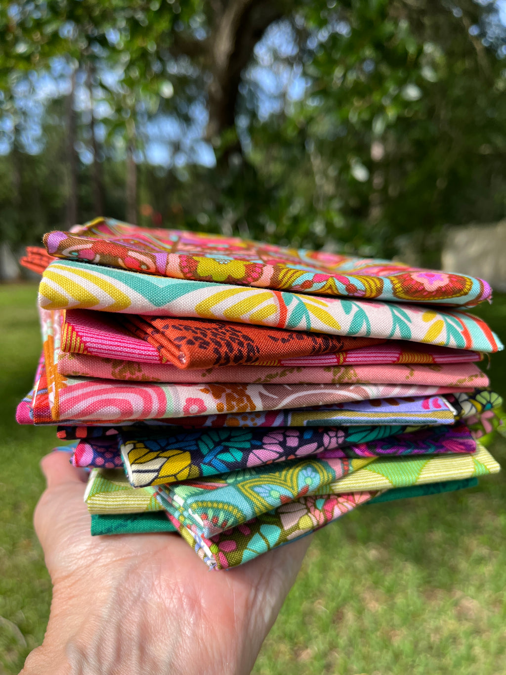 Anna Maria Textiles Rhapsody Fat Quarter Bundle 18 piece
