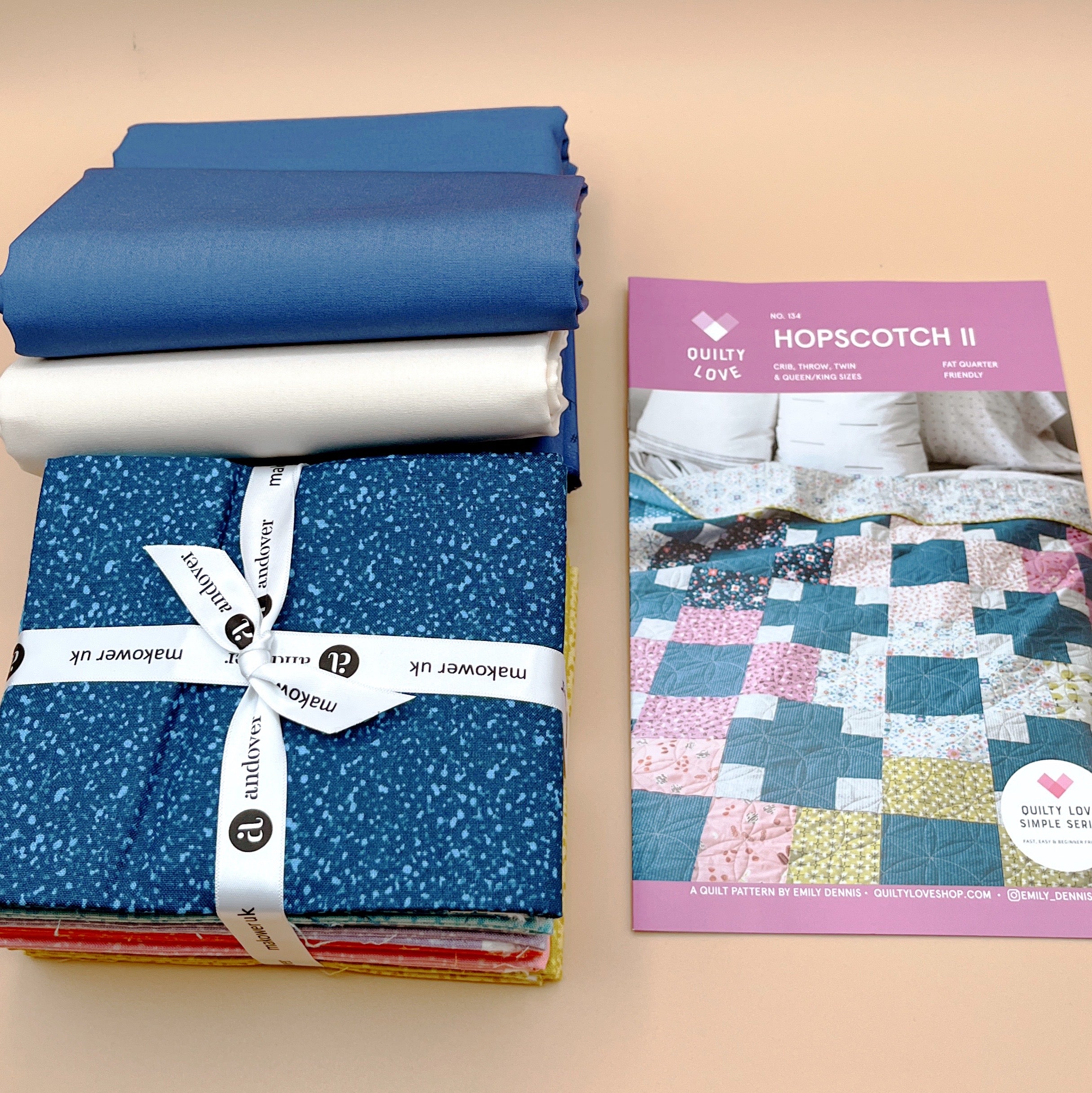 Freckles Fat Quarter Bundle with Art Gallery Pure Solids Hopscotch II Quilt Kit