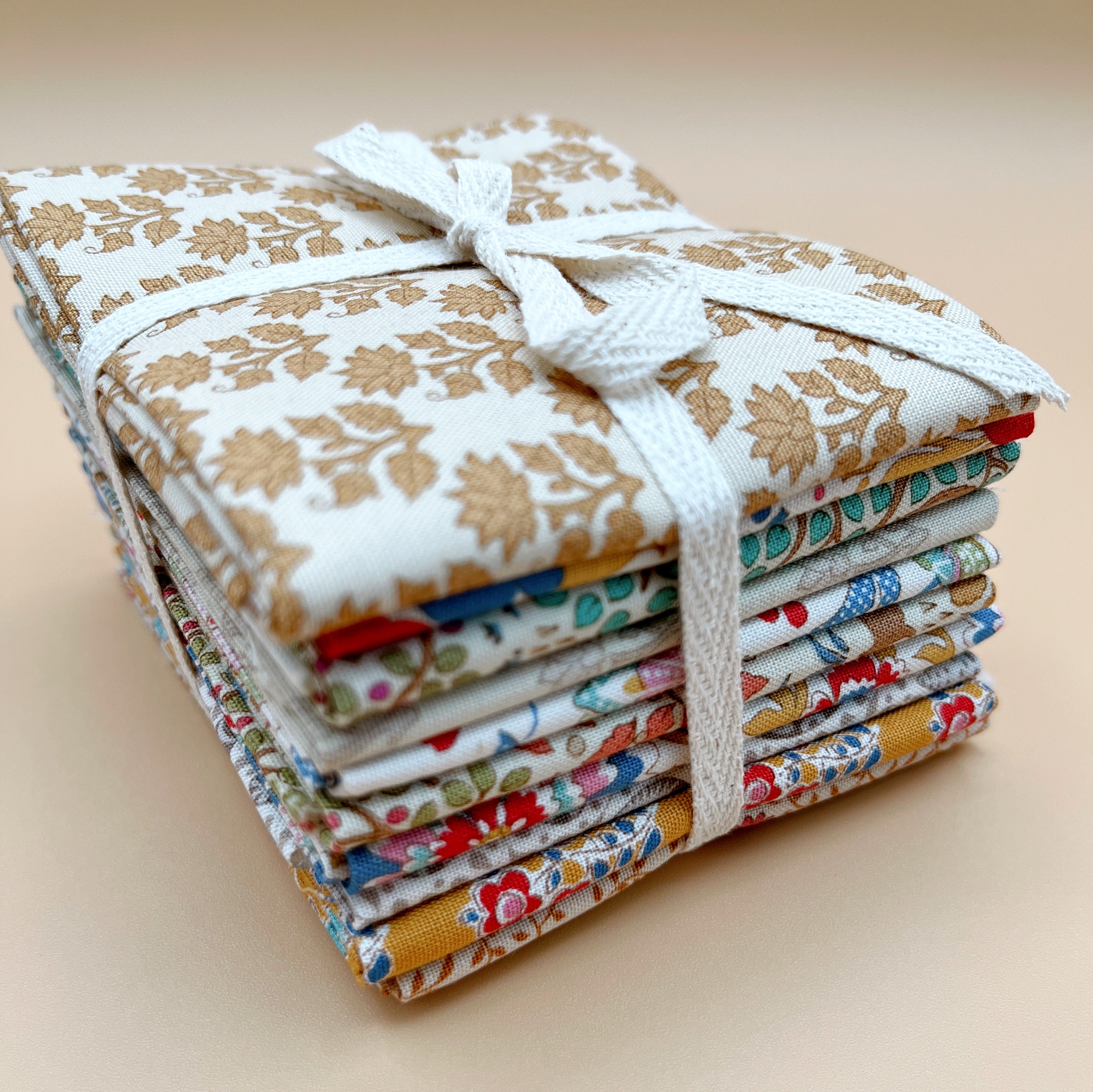 Tilda Fat 8th Bundle 10 pieces vintage prints Cream & Gold