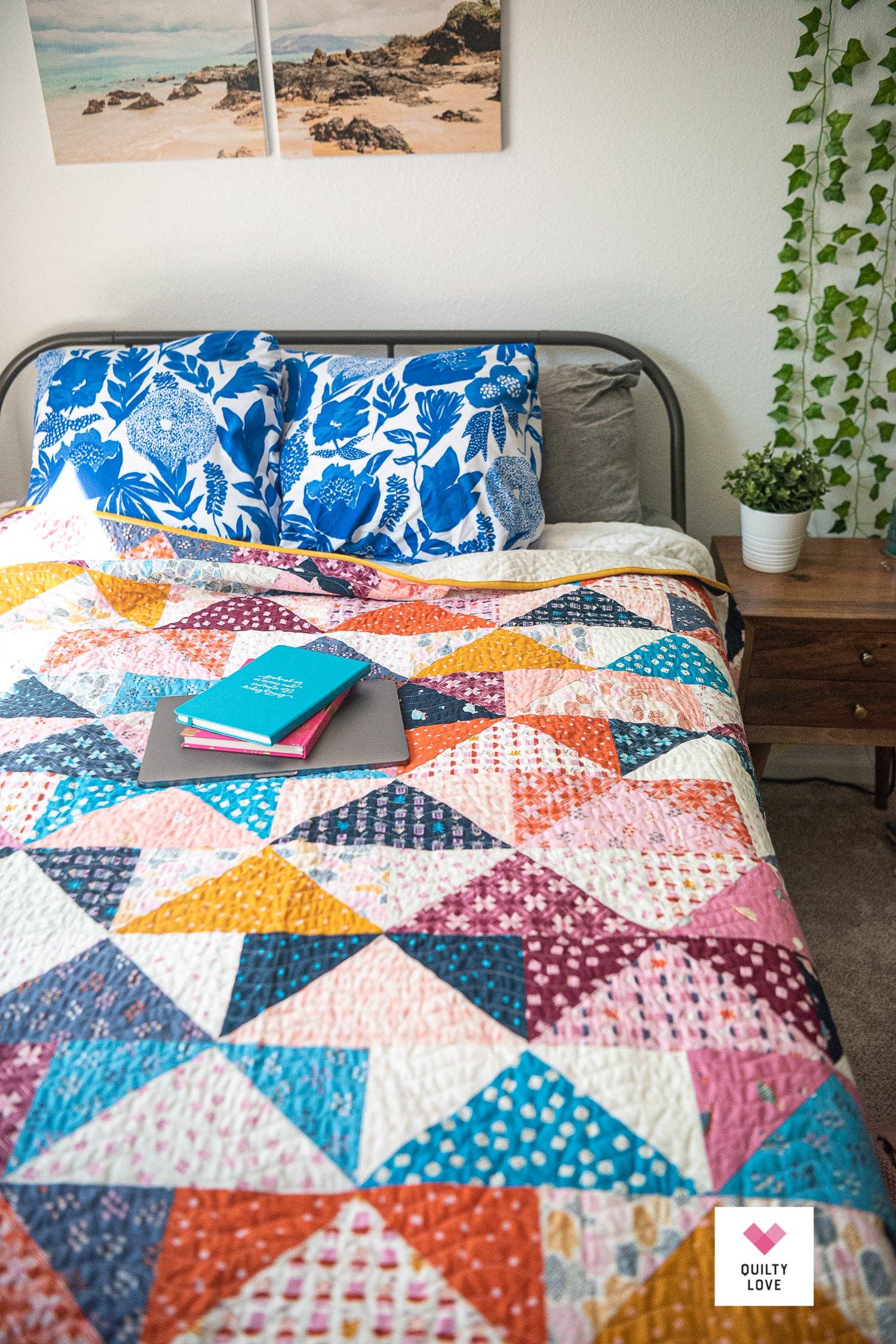 Patchwork Flying Geese Quilt Pattern by Quilty Love | Stash Buster Quilt Pattern